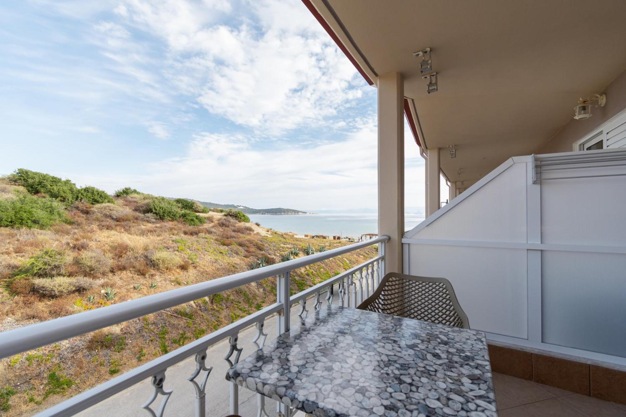 Hotel Agni On The Beach 사르티 외부 사진