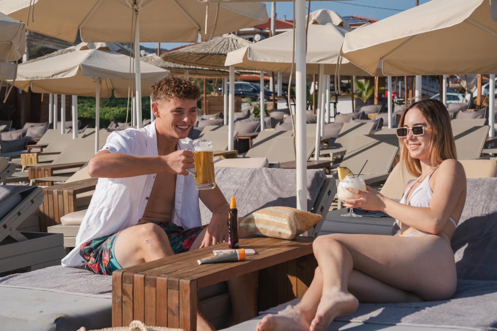 Hotel Agni On The Beach 사르티 외부 사진